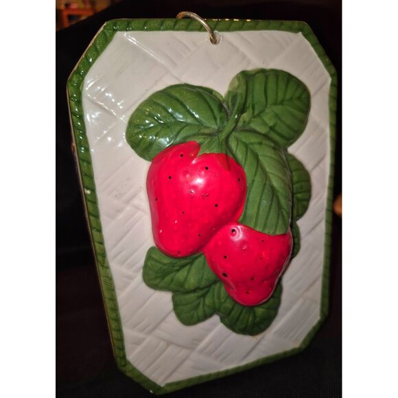 Vintage 3D Strawberry Wall Plaque Rare Decor - Picture 4 of 6